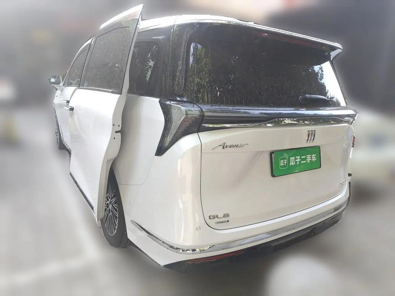 Buick GL8 New Energy 2024 Lu Zun Luxury Edition 7-Seater — миниатюра 4