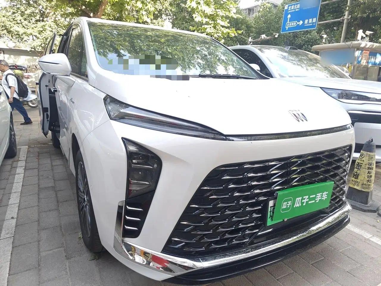Buick GL8 New Energy 2024 Lu Zun Luxury Edition 7-Seater — миниатюра 7