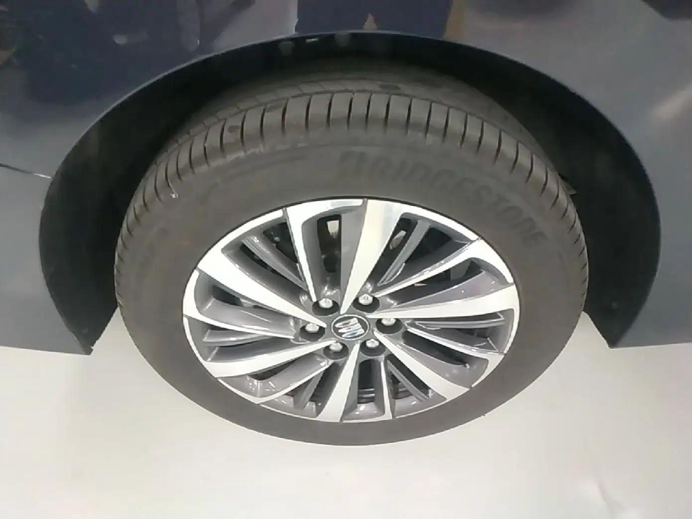 Buick GL8 New Energy 2026 Model Lu Zun Luxury Edition — миниатюра 16