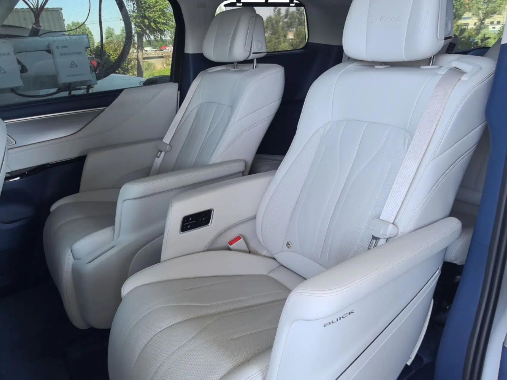 Buick GL8 New Energy 2024 Lu Zun Luxury Edition 7-Seater — миниатюра 20
