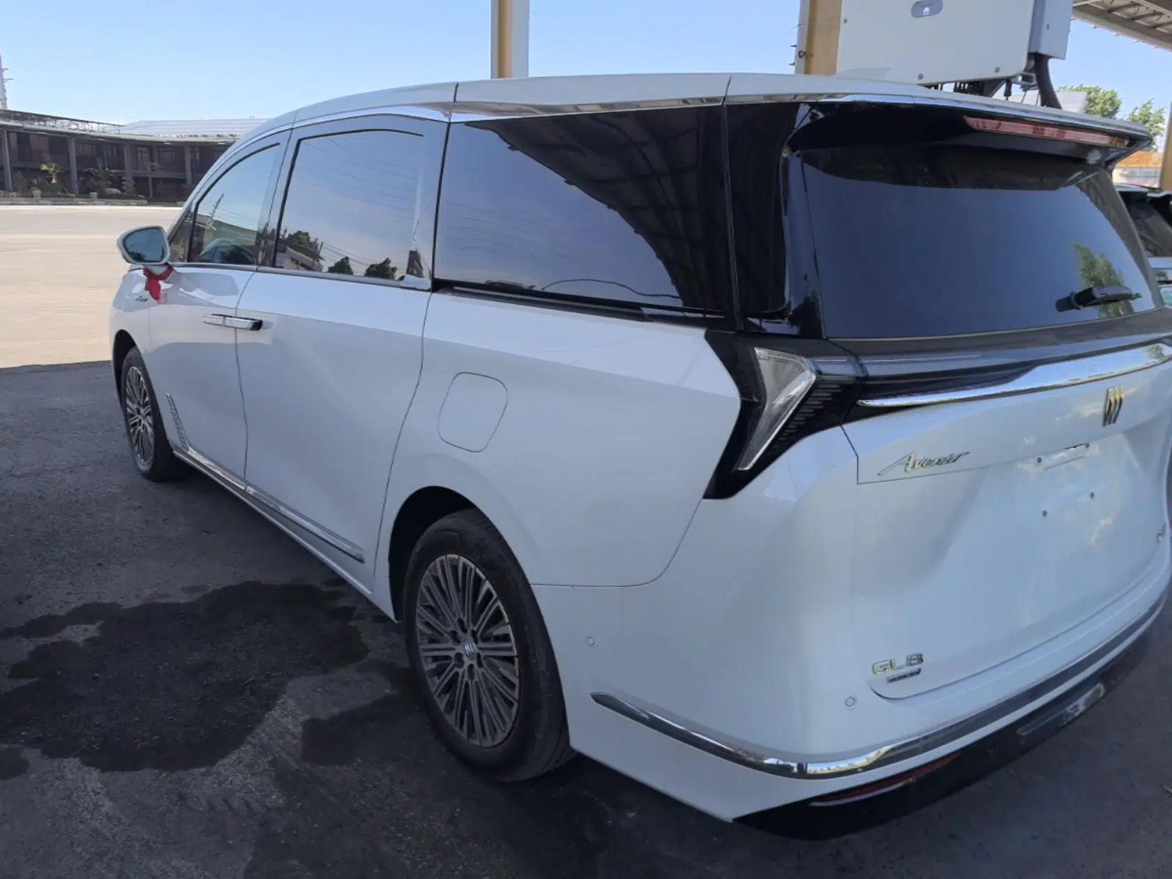 Buick GL8 New Energy 2024 Lu Zun Luxury Edition 7-Seater — миниатюра 4