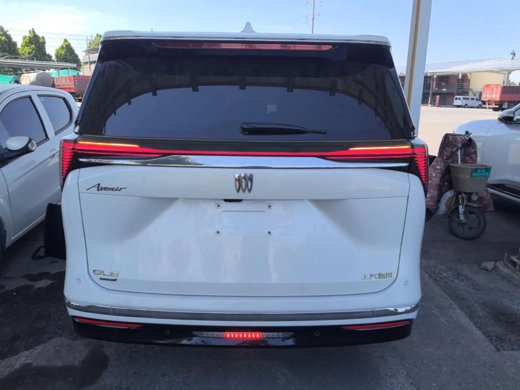 Buick GL8 New Energy 2024 Lu Zun Luxury Edition 7-Seater — миниатюра 5