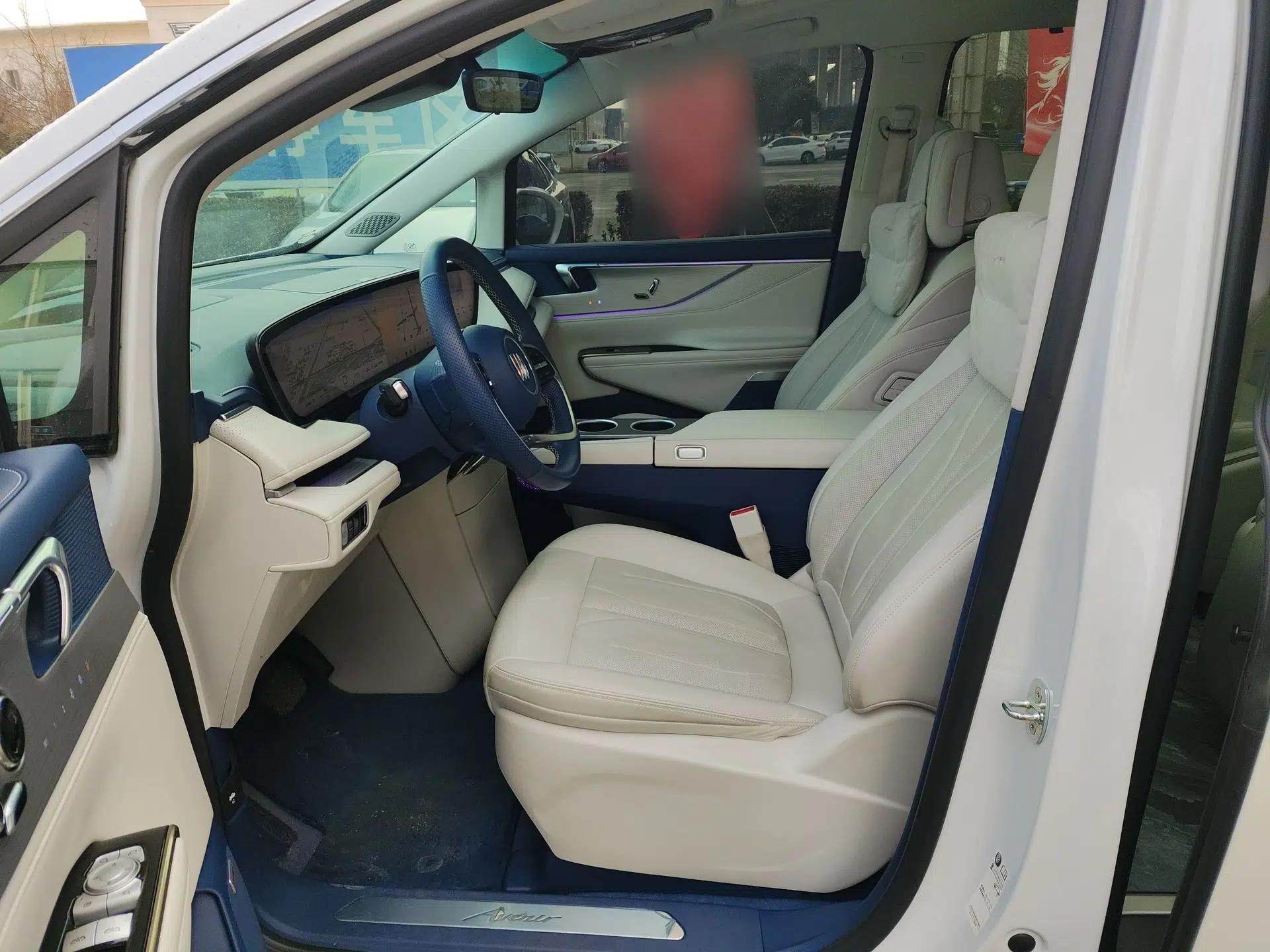 Buick GL8 New Energy 2024 Lu Zun Luxury Edition 7-Seater — миниатюра 17
