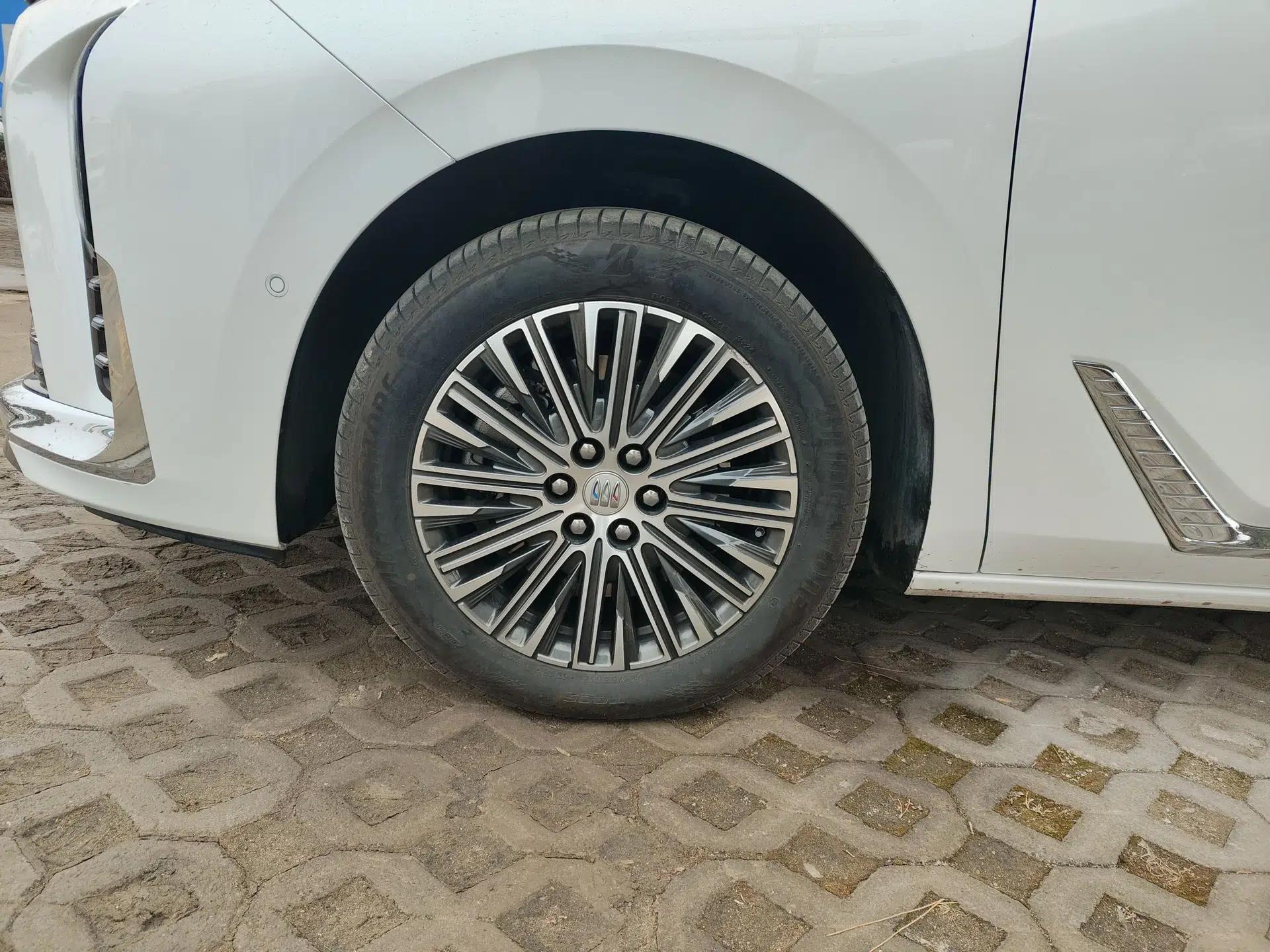 Buick GL8 New Energy 2024 Lu Zun Luxury Edition 7-Seater — миниатюра 10