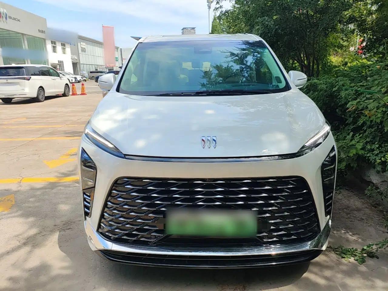 Buick GL8 New Energy 2024 Lu Zun Luxury Edition 7-Seater — миниатюра 2