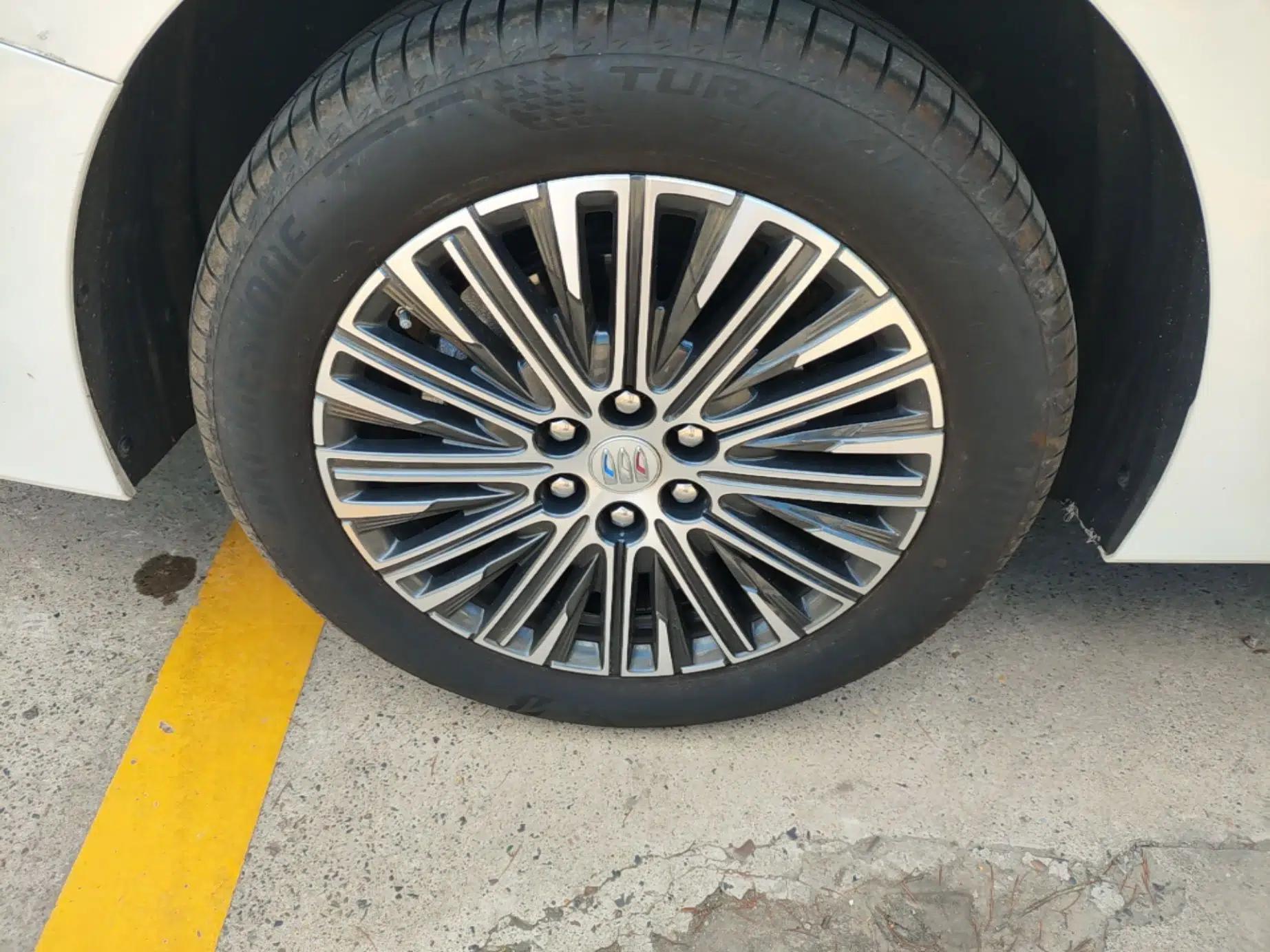 Buick GL8 New Energy 2024 Lu Zun Luxury Edition 7-Seater — миниатюра 11