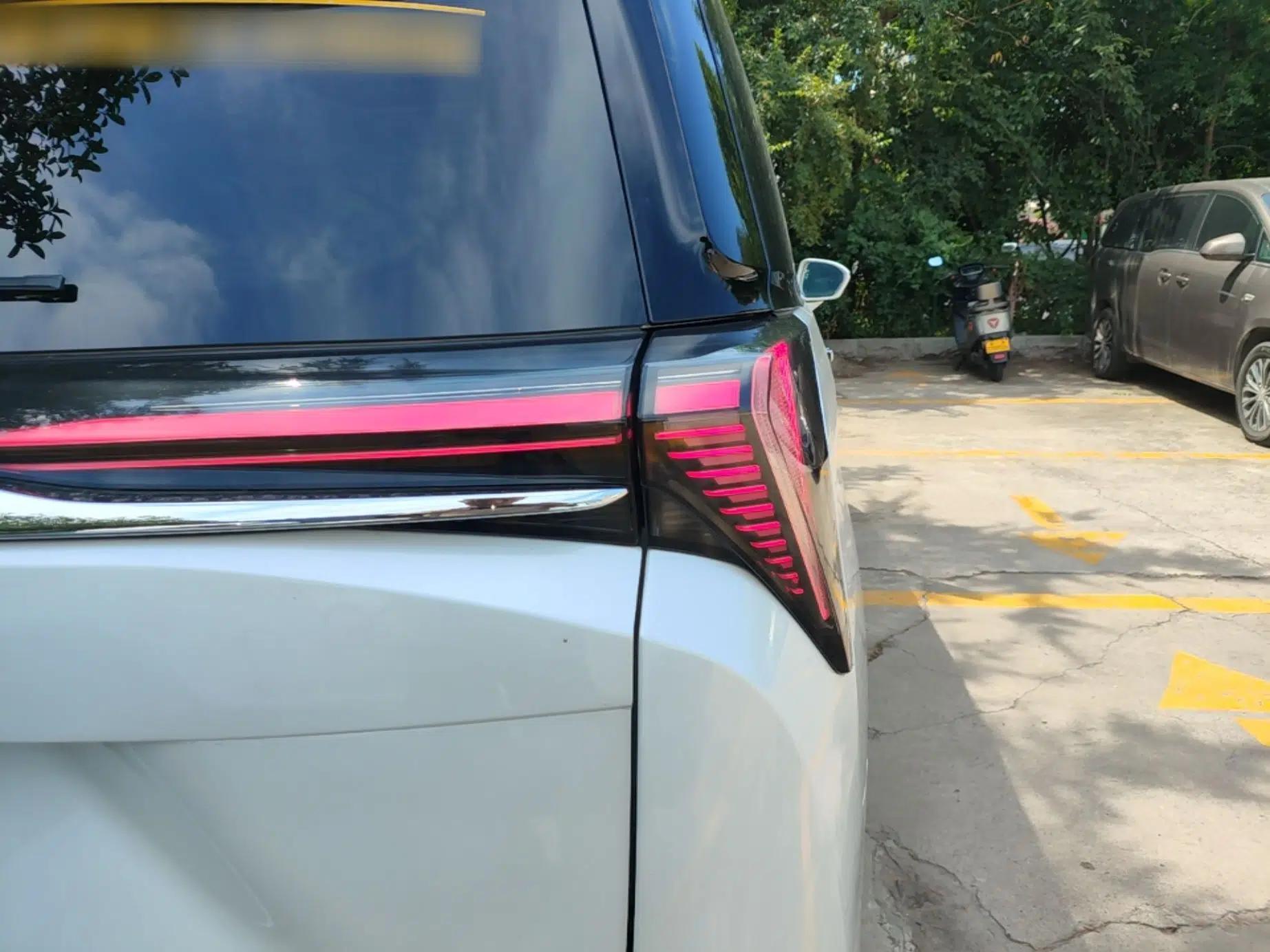 Buick GL8 New Energy 2024 Lu Zun Luxury Edition 7-Seater — миниатюра 9