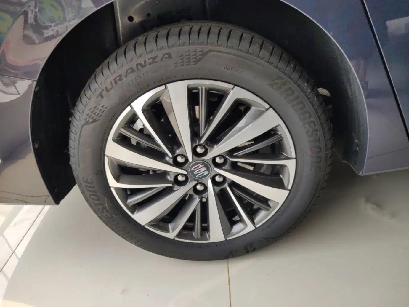 Buick GL8 New Energy 2026 Model Lu Zun Luxury Edition — миниатюра 16