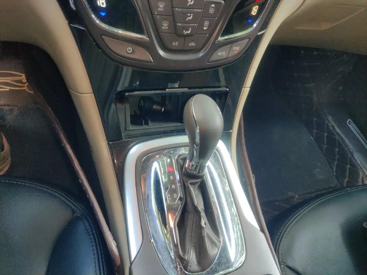 Buick Regal 2015 2.0L Leading Fashion Edition — миниатюра 14