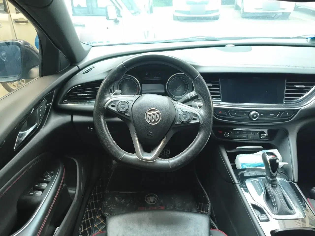 Buick Regal 2017 GS 28T Luxury Model — миниатюра 10
