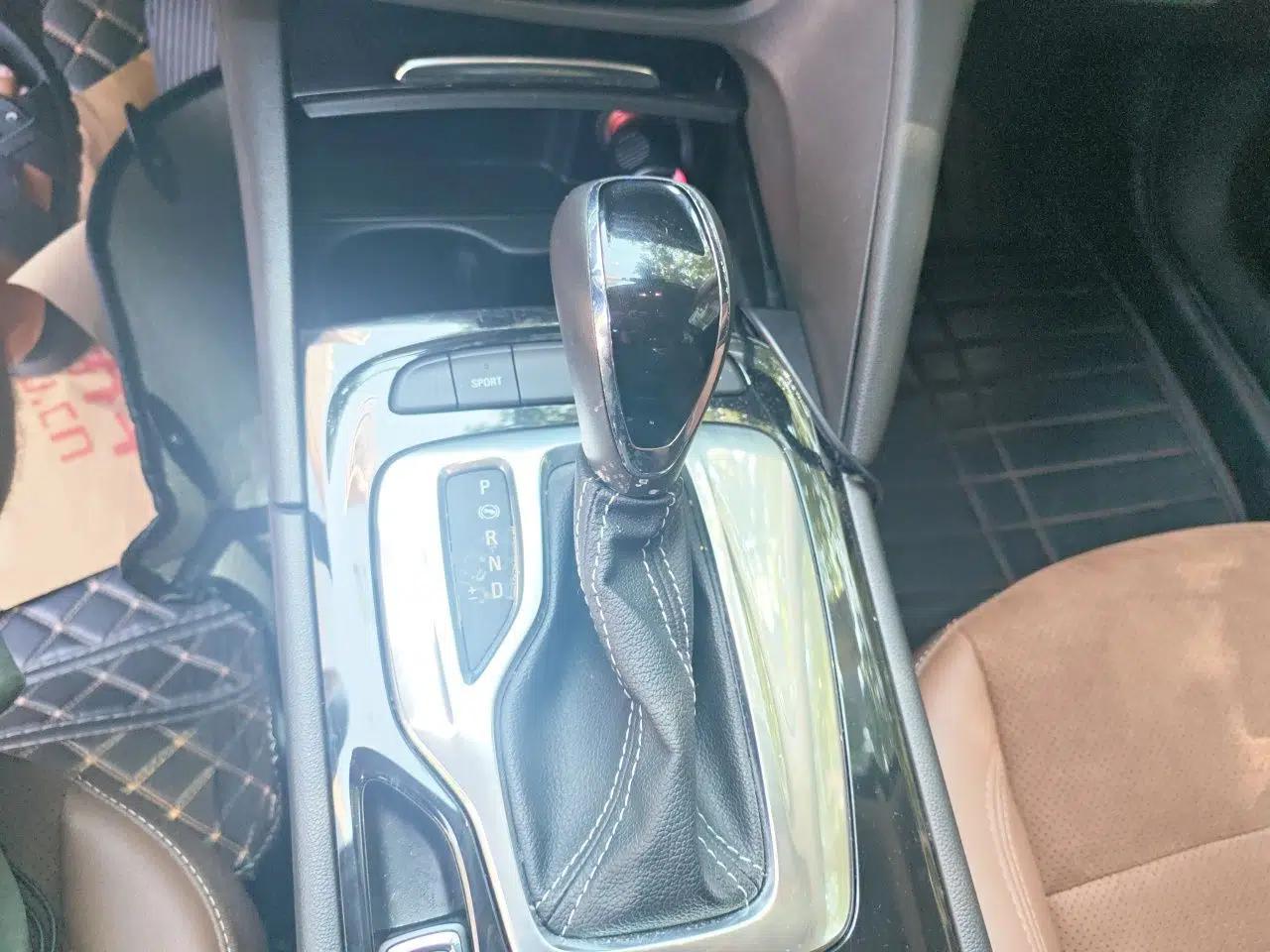 Buick Regal 2017 20T Prestige Model — миниатюра 14