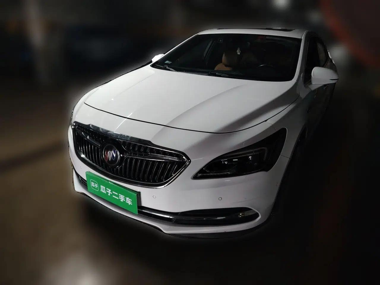 Buick LaCrosse 2018 28T Luxury Model — миниатюра 1
