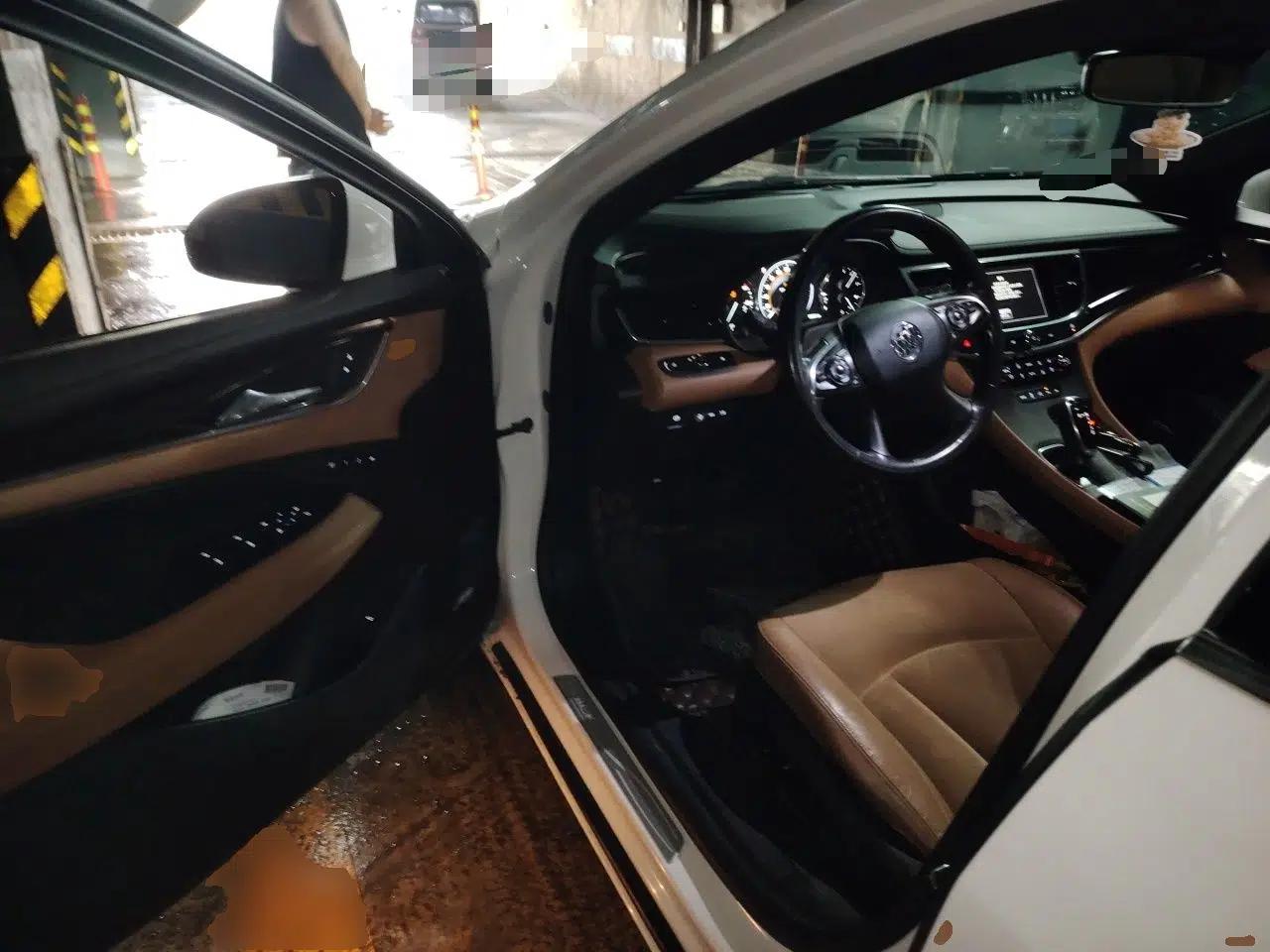 Buick LaCrosse 2018 28T Luxury Model — миниатюра 16