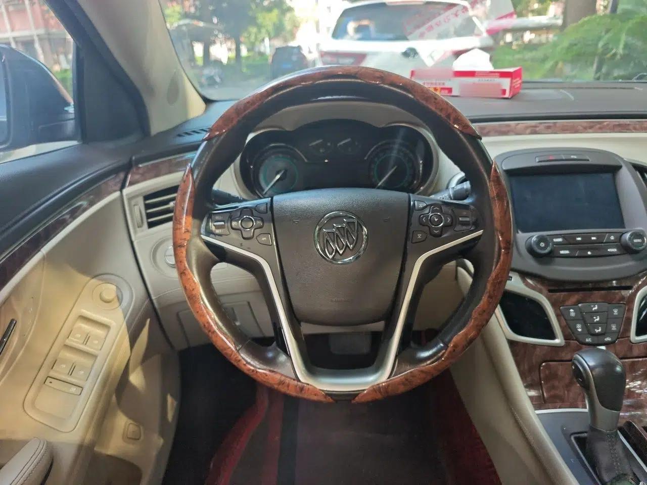Buick LaCrosse 2013 2.4L SIDI Leading Comfort Version — миниатюра 10