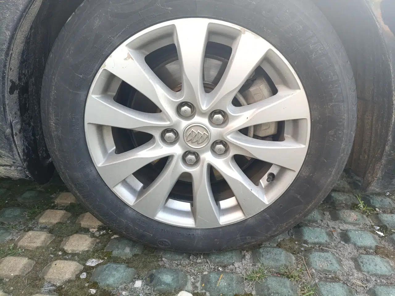 Buick LaCrosse 2013 2.4L SIDI Leading Comfort Version — миниатюра 8