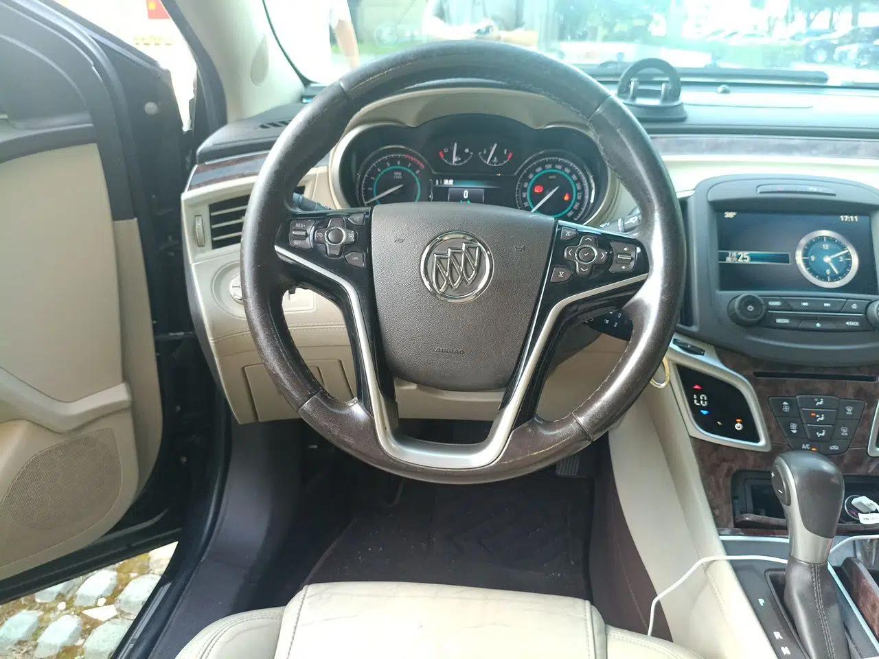 Buick LaCrosse 2013 2.4L SIDI Leading Comfort Version — миниатюра 10