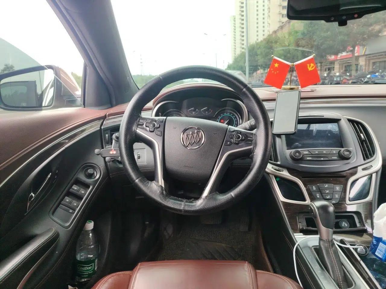 Buick LaCrosse 2013 2.4L SIDI Elite Comfort Version — миниатюра 10