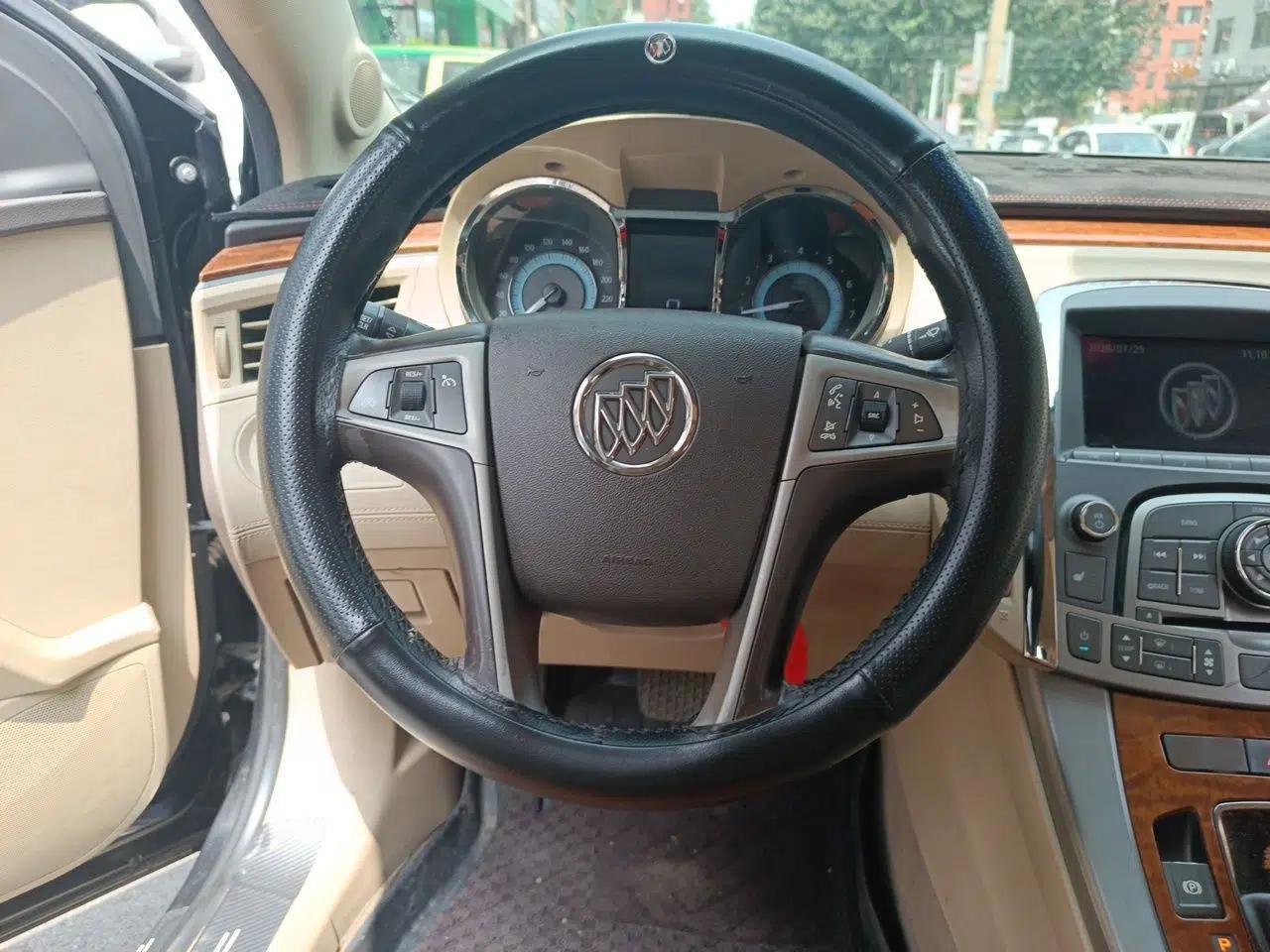 Buick LaCrosse 2012 2.4L SIDI Haoya Edition — миниатюра 10