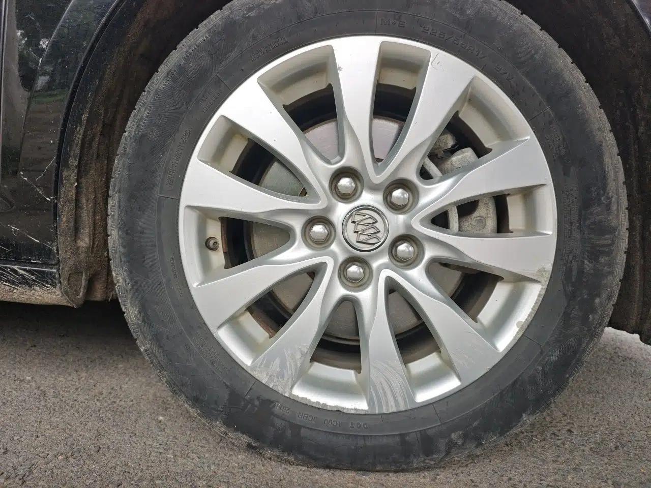 Buick LaCrosse 2013 2.4L SIDI Elite Comfort Version — миниатюра 8