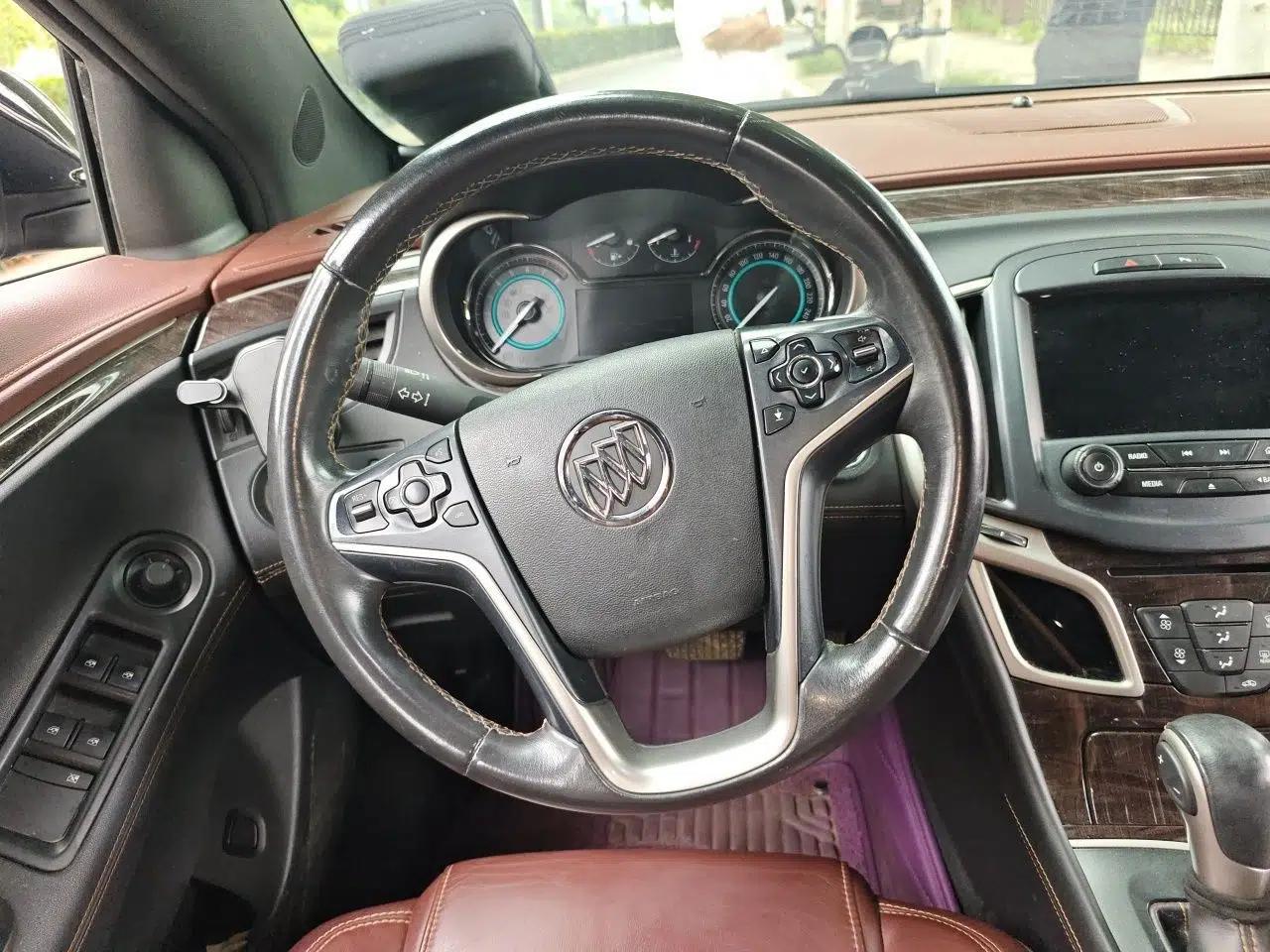 Buick LaCrosse 2013 2.4L SIDI Elite Comfort Version — миниатюра 10