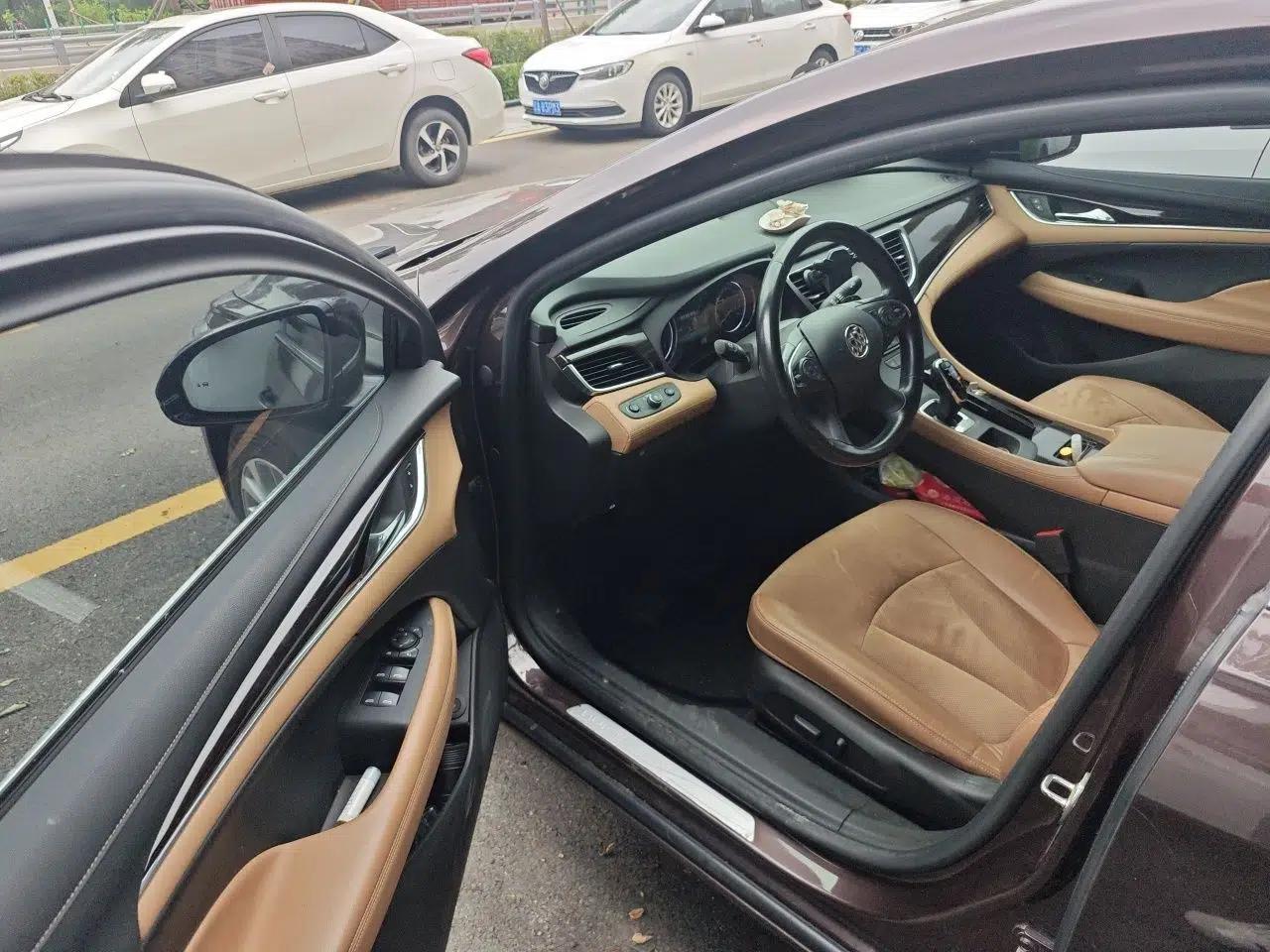 Buick LaCrosse 2018 28T Elite Edition — миниатюра 16