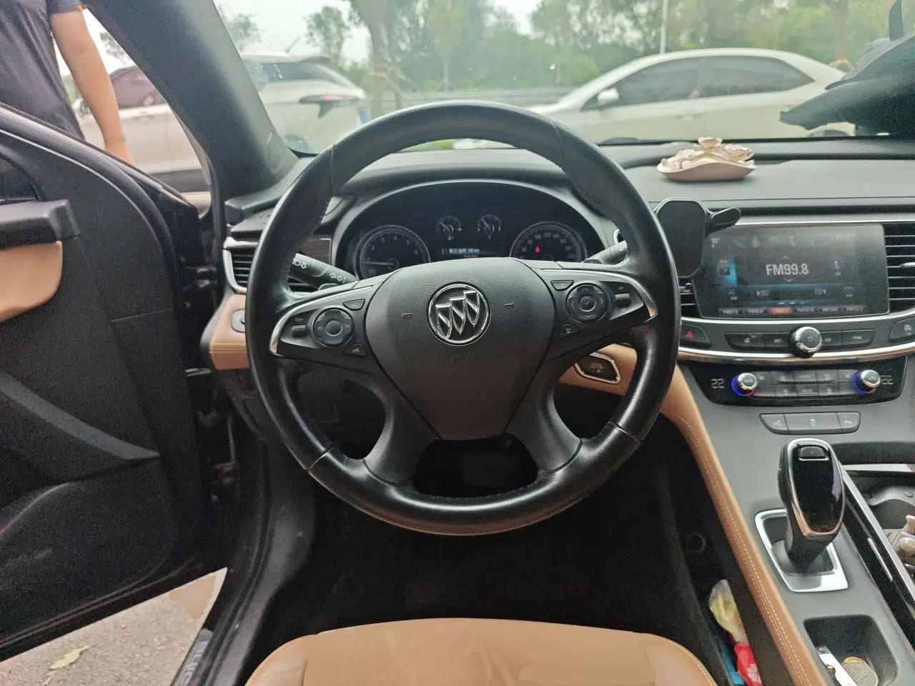 Buick LaCrosse 2018 28T Elite Edition — миниатюра 10