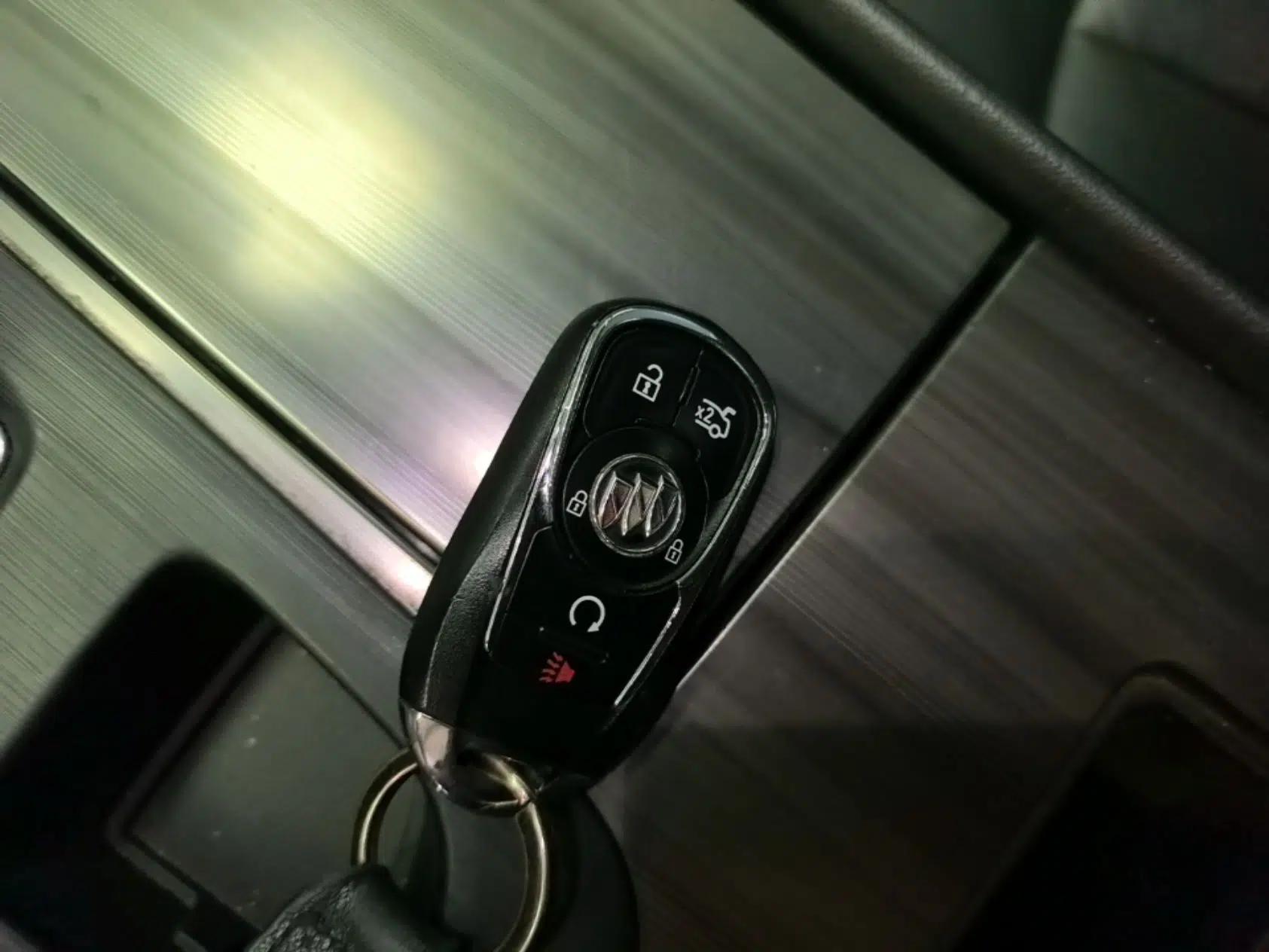 Buick LaCrosse 2021 652T Luxury Model — миниатюра 28
