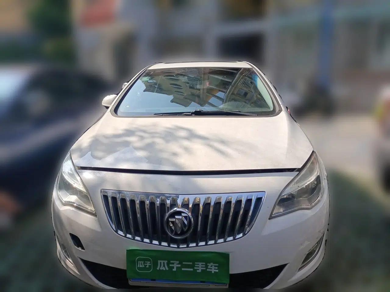 Buick GT 2014 XT 1.6L Automatic Fashion Edition — миниатюра 2