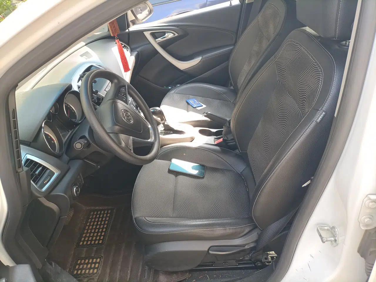 Buick GT 2014 XT 1.6L Automatic Fashion Edition — миниатюра 15