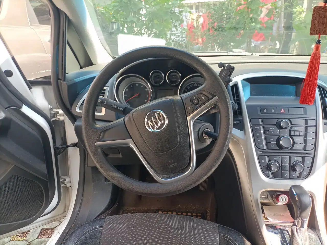 Buick GT 2014 XT 1.6L Automatic Fashion Edition — миниатюра 10