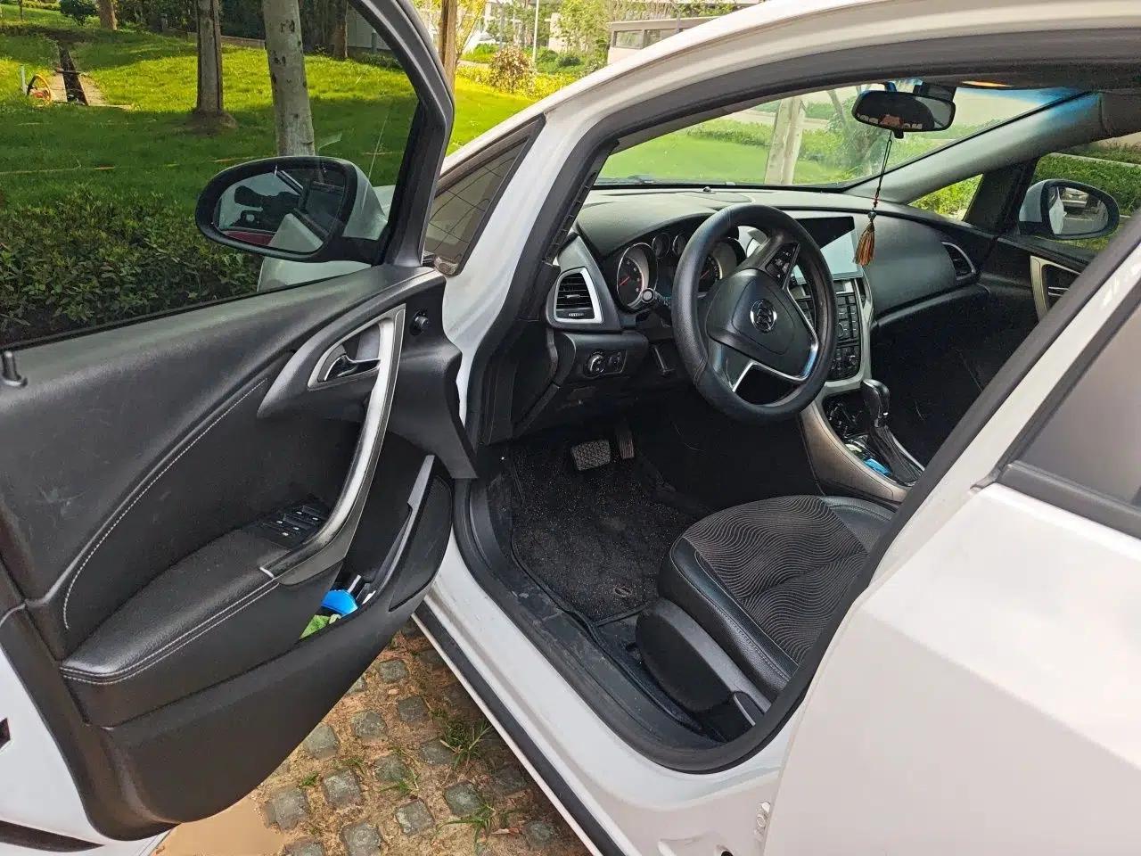 Buick GT 2014 XT 1.6L Automatic Fashion Edition — миниатюра 16