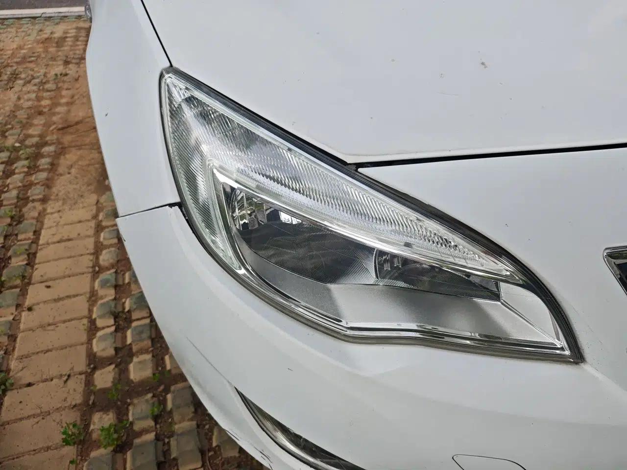Buick GT 2014 XT 1.6L Automatic Fashion Edition — миниатюра 7