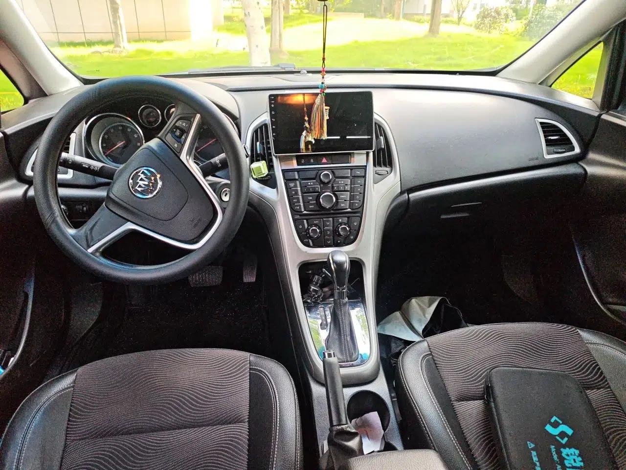 Buick GT 2014 XT 1.6L Automatic Fashion Edition — миниатюра 9
