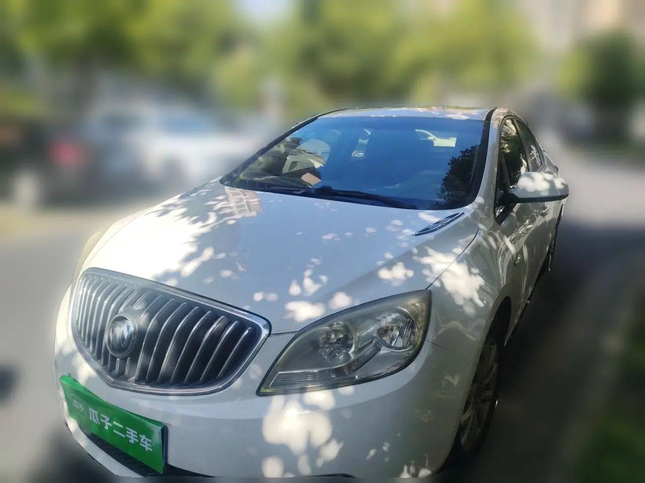 Buick GT 2013 GT 1.6L Automatic Fashion Edition — миниатюра 1