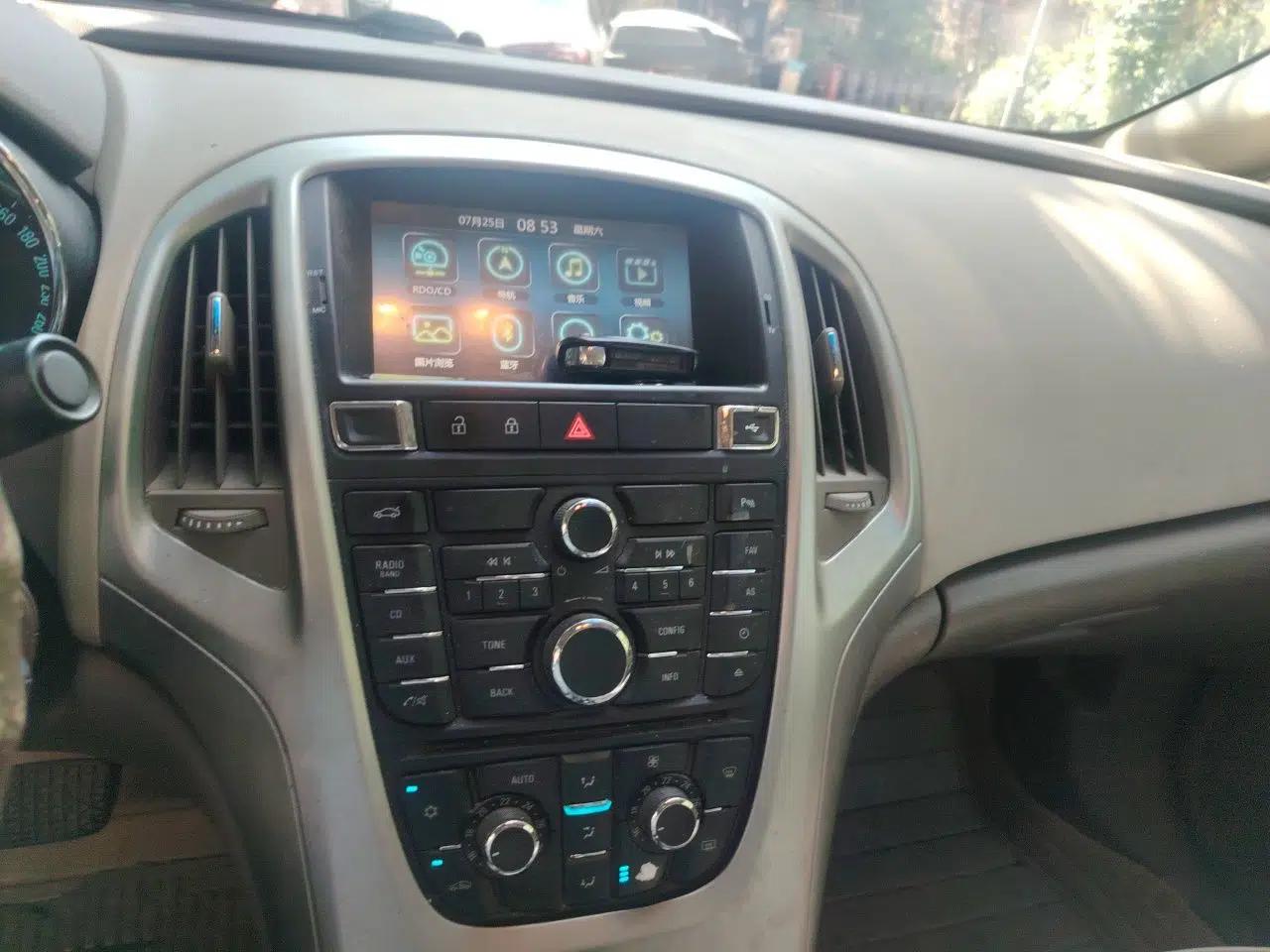 Buick GT 2013 GT 1.6L Automatic Fashion Edition — миниатюра 13