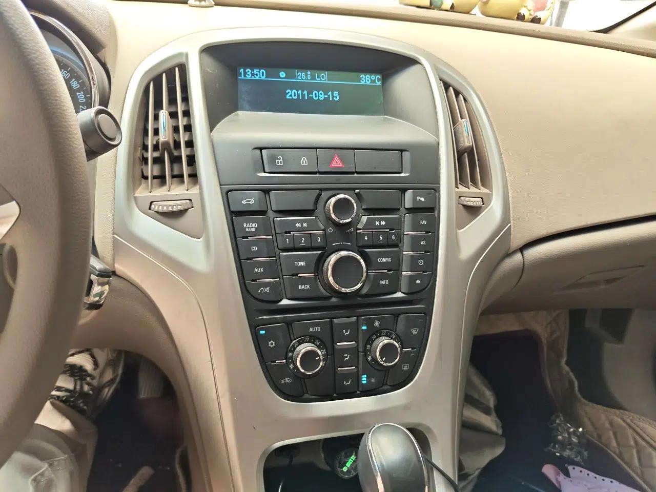 Buick GT 2013 GT 1.6L Automatic Fashion Edition — миниатюра 13