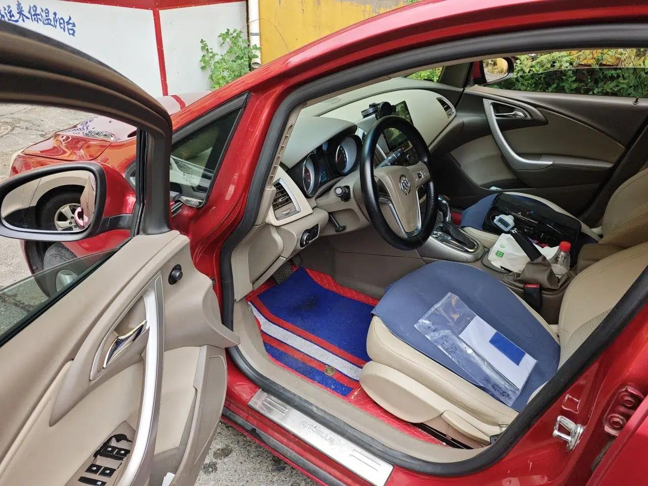 Buick GT 2012 GT 1.6L Automatic Fashion Edition — миниатюра 16
