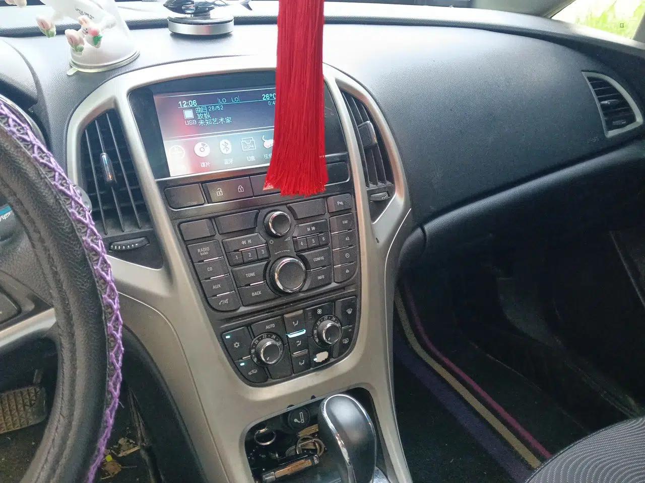Buick GT 2014 XT 1.6L Automatic Fashion Edition — миниатюра 13