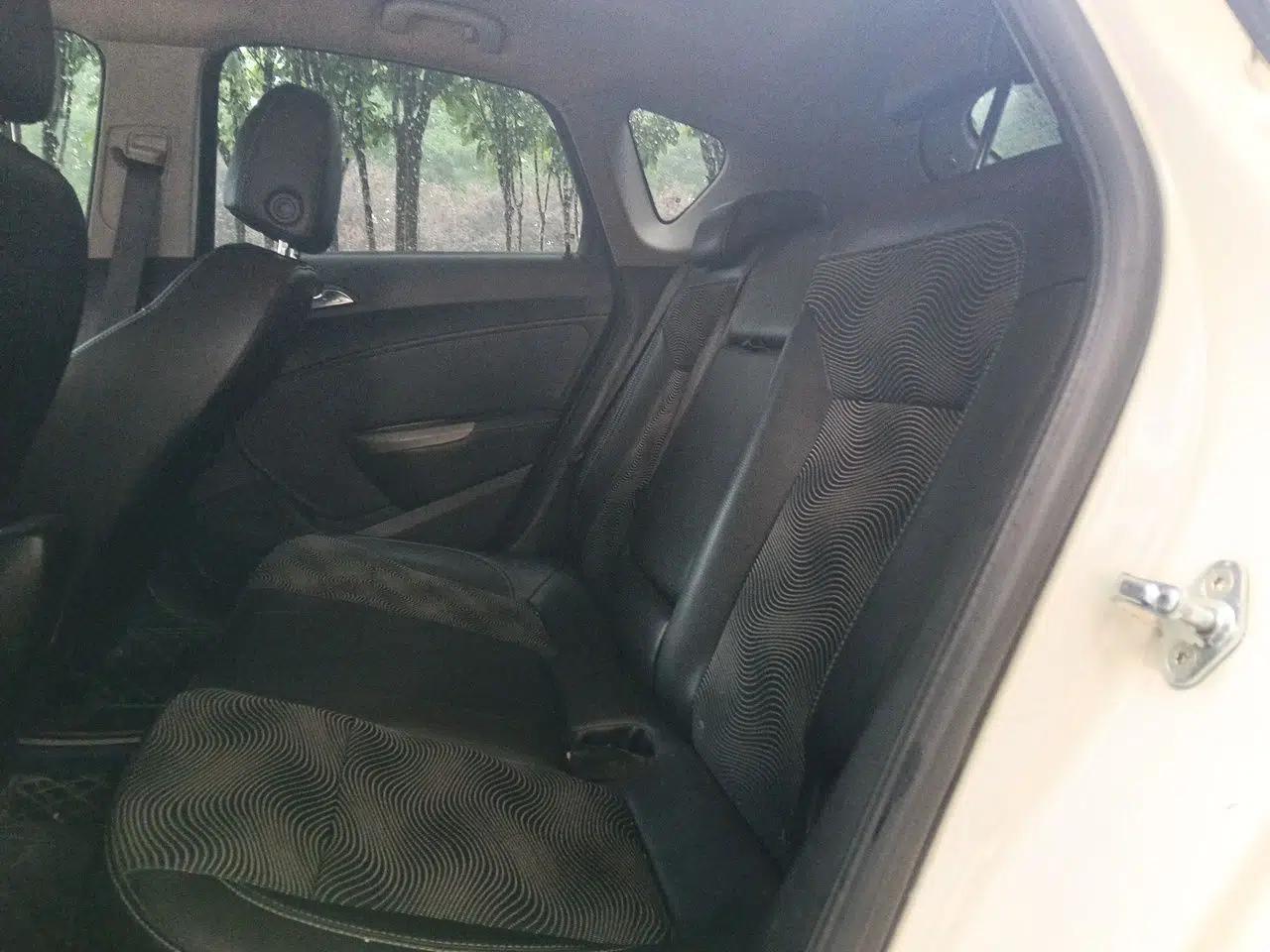 Buick GT 2014 XT 1.6L Automatic Fashion Edition — миниатюра 17