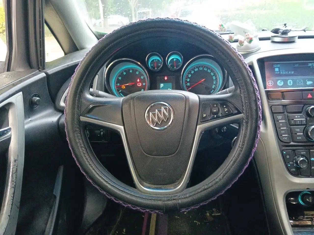 Buick GT 2014 XT 1.6L Automatic Fashion Edition — миниатюра 10