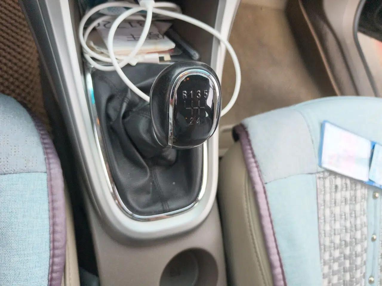 Buick GT 2010 GT 1.6L Manual Entry-Level Model — миниатюра 14
