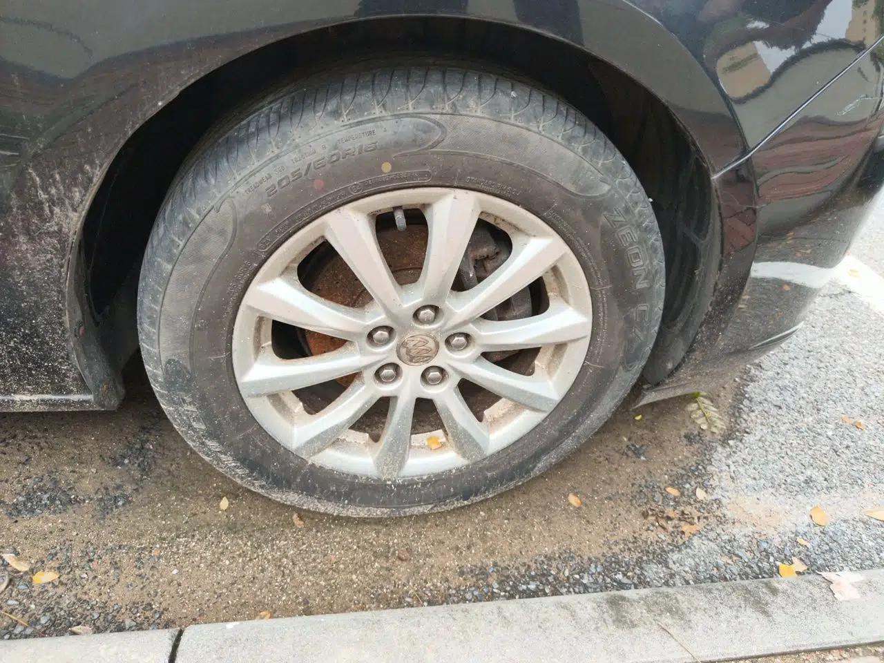 Buick GT 2010 GT 1.6L Manual Entry-Level Model — миниатюра 8