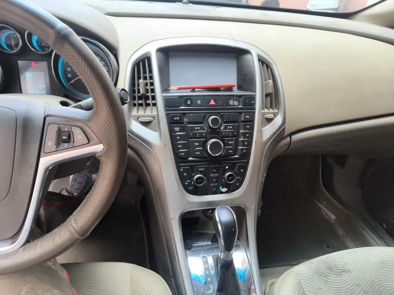 Buick GT 2013 GT 1.6L Automatic Fashion Edition — миниатюра 13