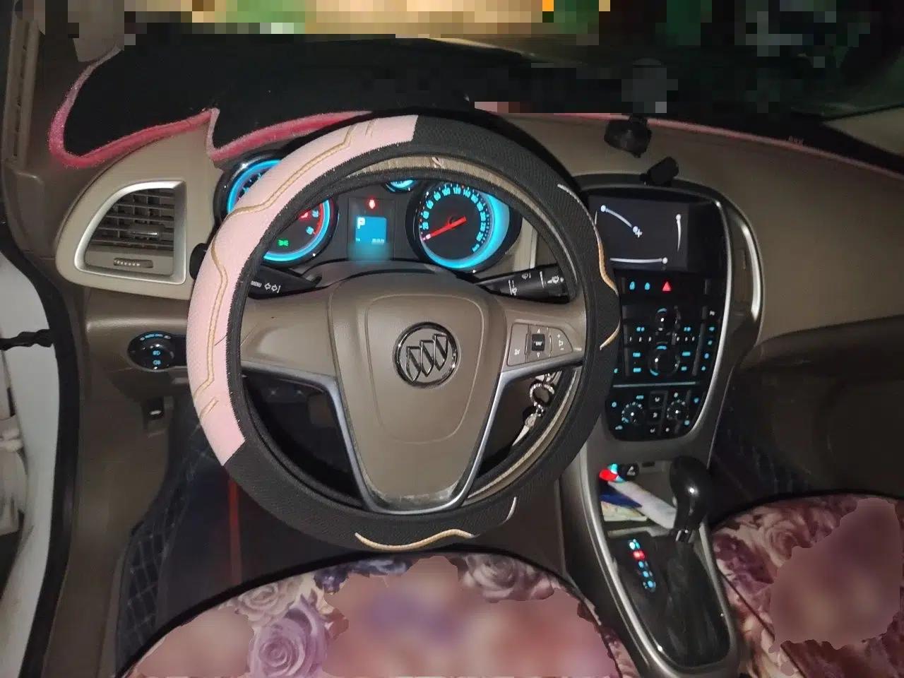 Buick GT 2013 GT 1.6L Automatic Fashion Edition — миниатюра 10
