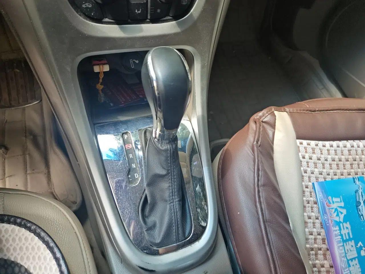 Buick GT 2013 GT 1.6L Automatic Fashion Edition — миниатюра 14