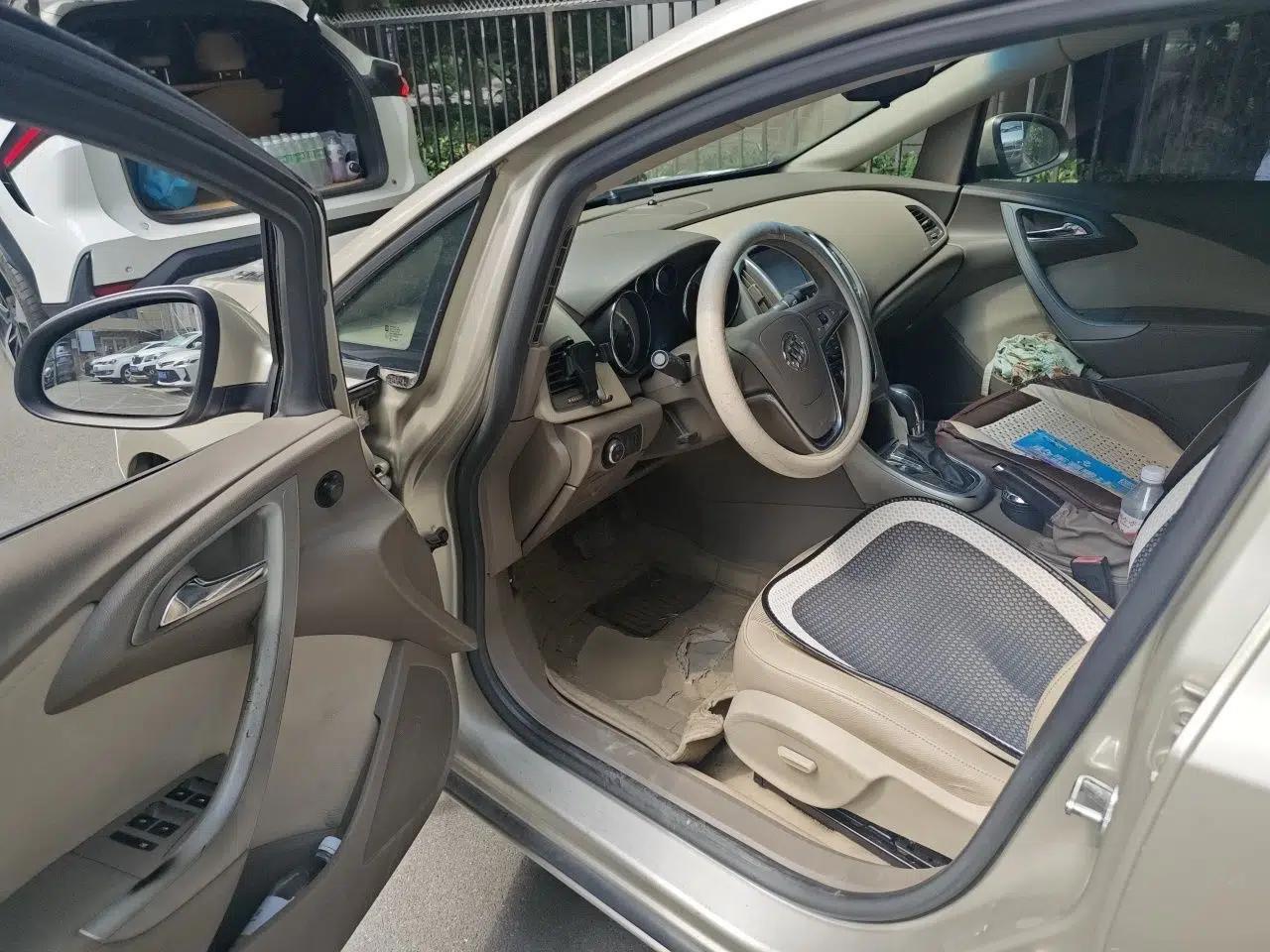 Buick GT 2013 GT 1.6L Automatic Fashion Edition — миниатюра 16