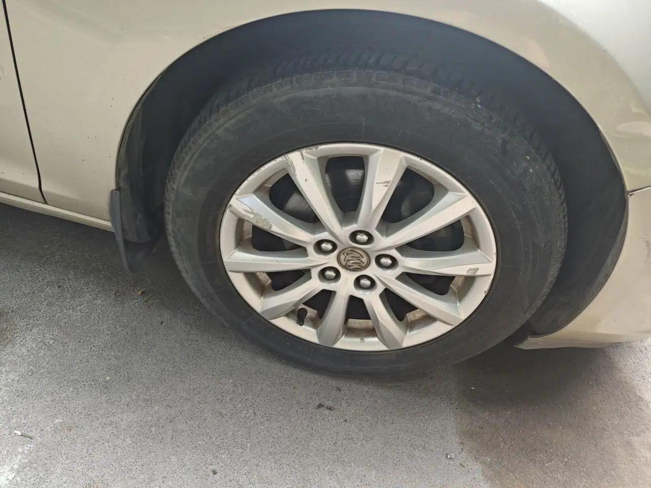 Buick GT 2013 GT 1.6L Automatic Fashion Edition — миниатюра 8
