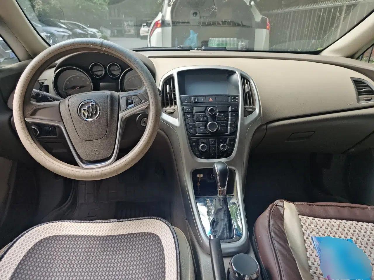 Buick GT 2013 GT 1.6L Automatic Fashion Edition — миниатюра 9