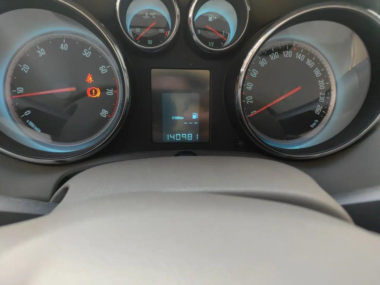 Buick GT 2013 GT 1.6L Manual Entry-Level Model — миниатюра 12