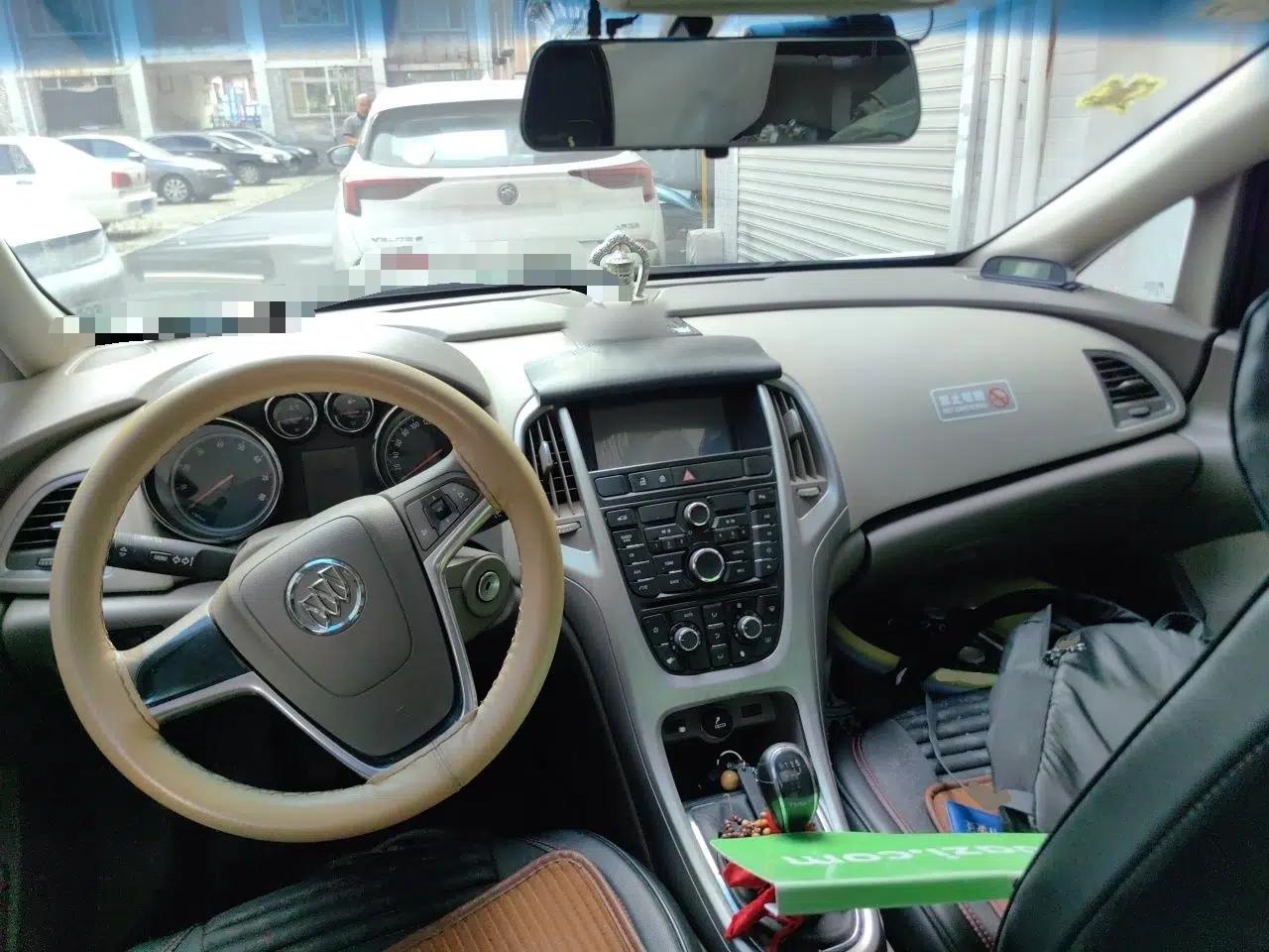 Buick GT 2013 GT 1.6L Manual Entry-Level Model — миниатюра 9